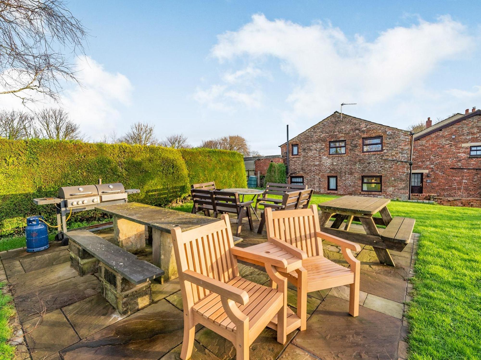 The Barn Villa Poulton-le-Fylde Bagian luar foto